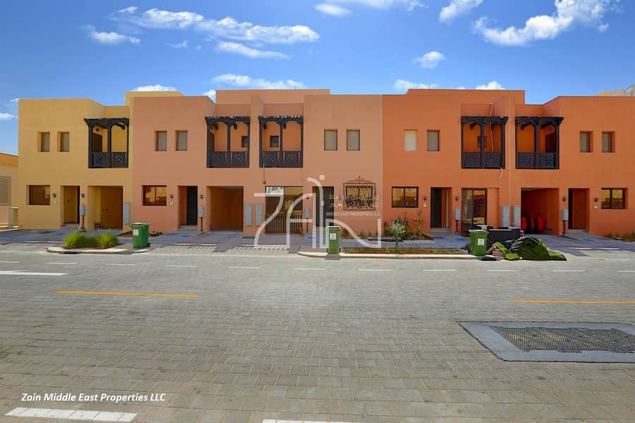 Hot Deal! Well Maintained 3 BR Villa with Garden Hot Deal! Well Maintained 3 BR Villa with Garden