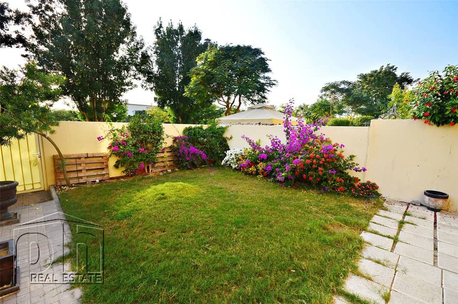 Single Row - Close to Park & Pool - Immaculate