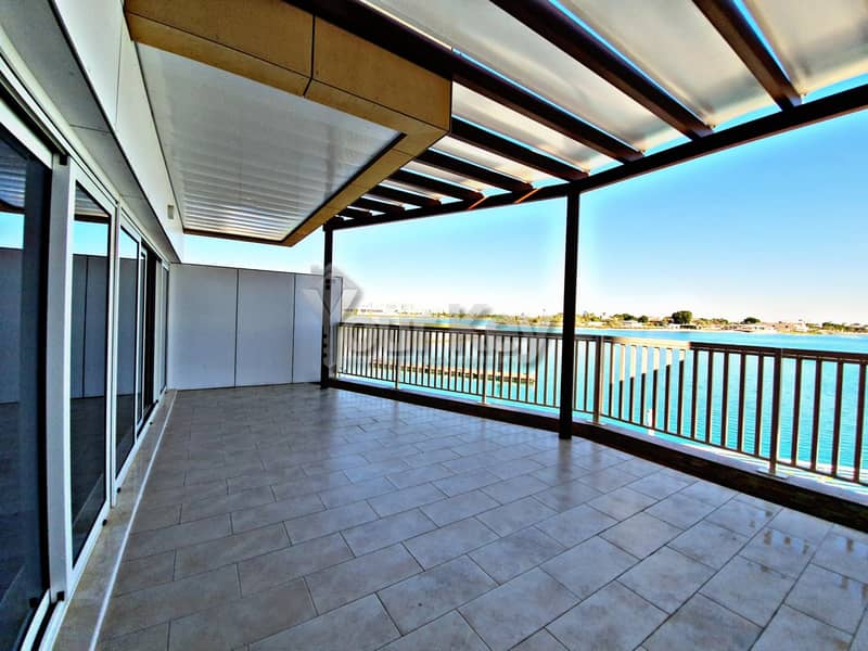 Live in a First Class 4BR with Terrific Se View Live in a First Class 4BR with Terrific Se View