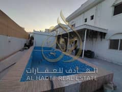 شركة الهادف للعقارات تقدم لكم صرحاً سكنياً متميزاً يجمع بين سعة المساحة ورقي التصميم. فيلا مستقلة استثنائية بمساحة 6000 قدم مربع، صُممت لتوفير أقصى