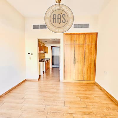 Studio for Rent in International City Phase 2 (Warsan 4), Dubai - d005947c-2064-46c8-865b-2bc9a9053292. jpg