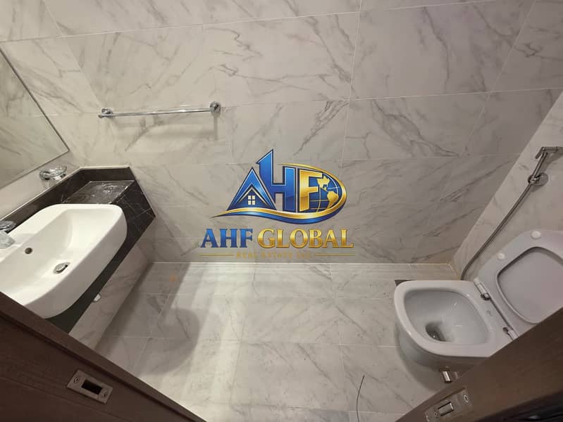 16 f982ebaf-dbb3-48bf-8a62-fcf7471ba97d. jpg
