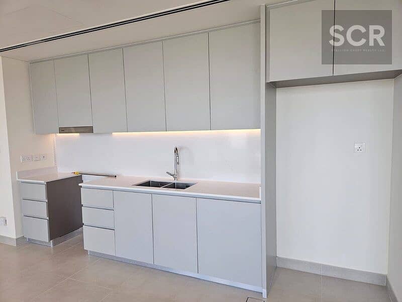 Single Row 3BR Townhouse | Park Access | Quiet Location | Multiple Cheques