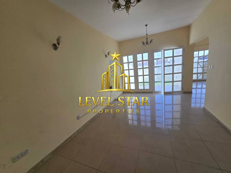 DETACHED VILLA . 3 BEDROOMS . 2 HALL . PRIVATE GARDEN