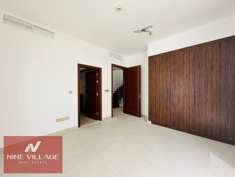 12 69bb0181-62c0-481e-8e60-042a7450fa5e. jpg