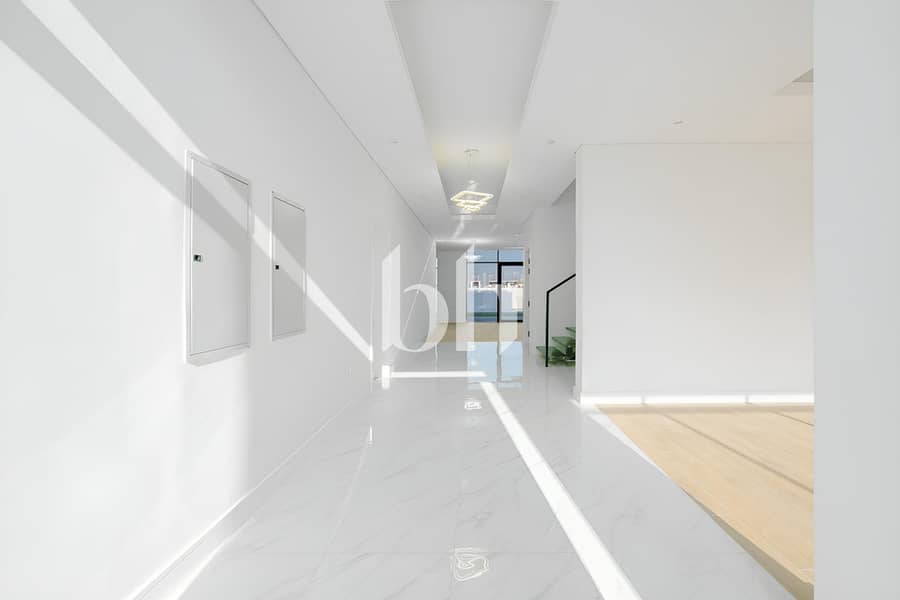 8 Image 0