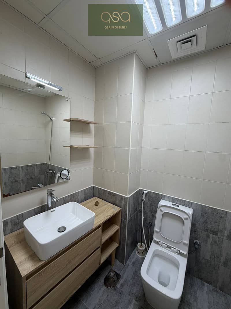 16 e7a56d95-71bd-4aef-bea4-177c484b7351. jpg