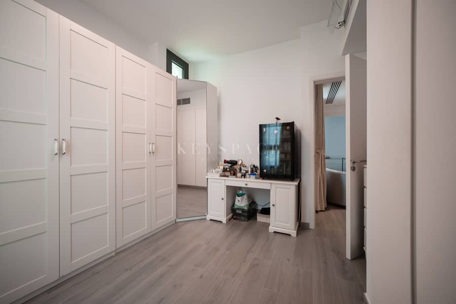 19 E04-16. jpg