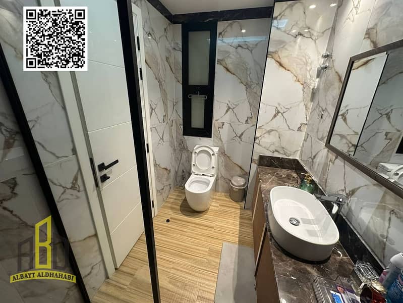 16 b5f1efe8-11d6-4cf9-b394-f040b06ef75d. jpg
