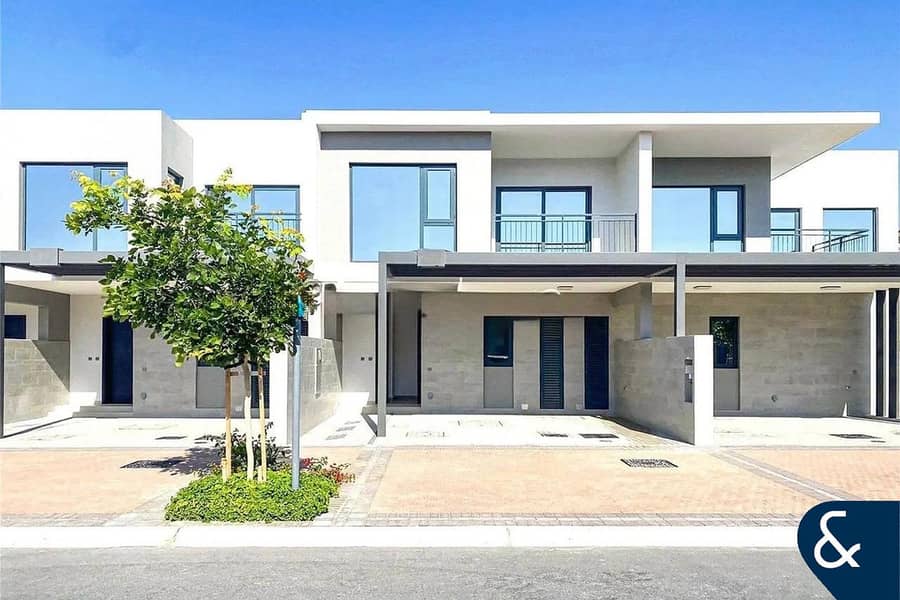 Close to pool | Single Row | Vacant Soon Close to pool | Single Row | Vacant Soon