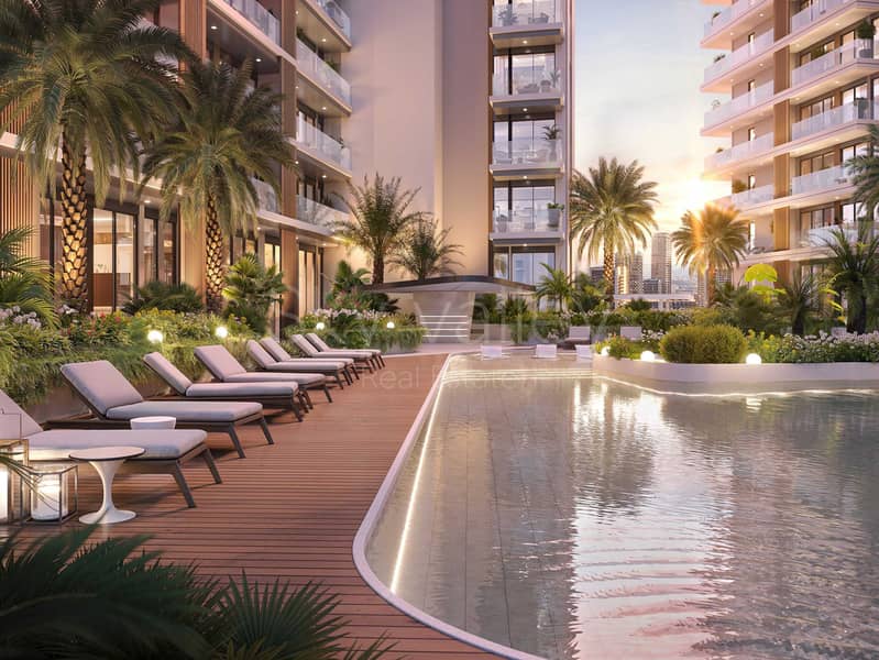 5 The Hillgate - pool deck. jpg