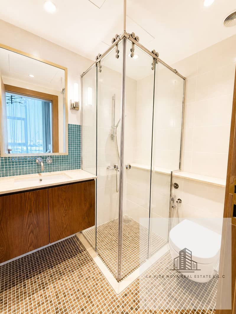 12 Adriatic bathroom1. png