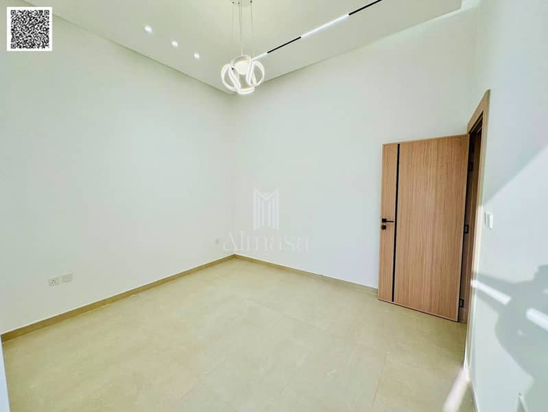10 27aeed41-5e59-45ae-9821-8e4317380743. jpg