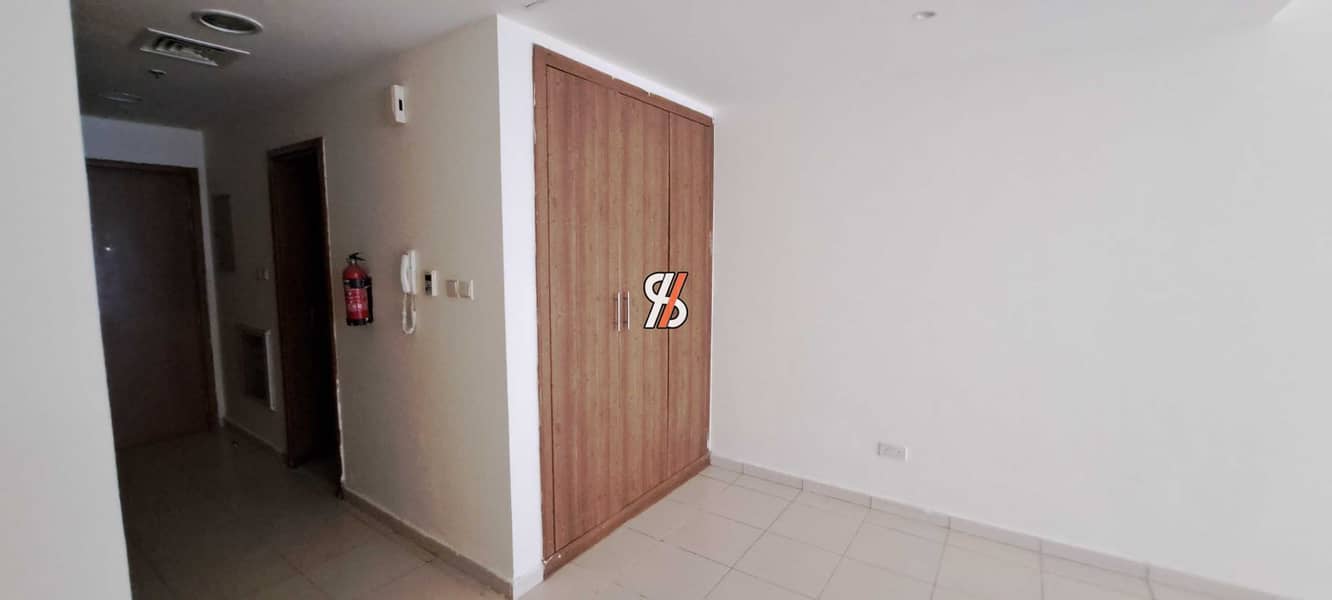 3 2aad64f6-6cfa-4224-b950-2c756b6adde3. jpg