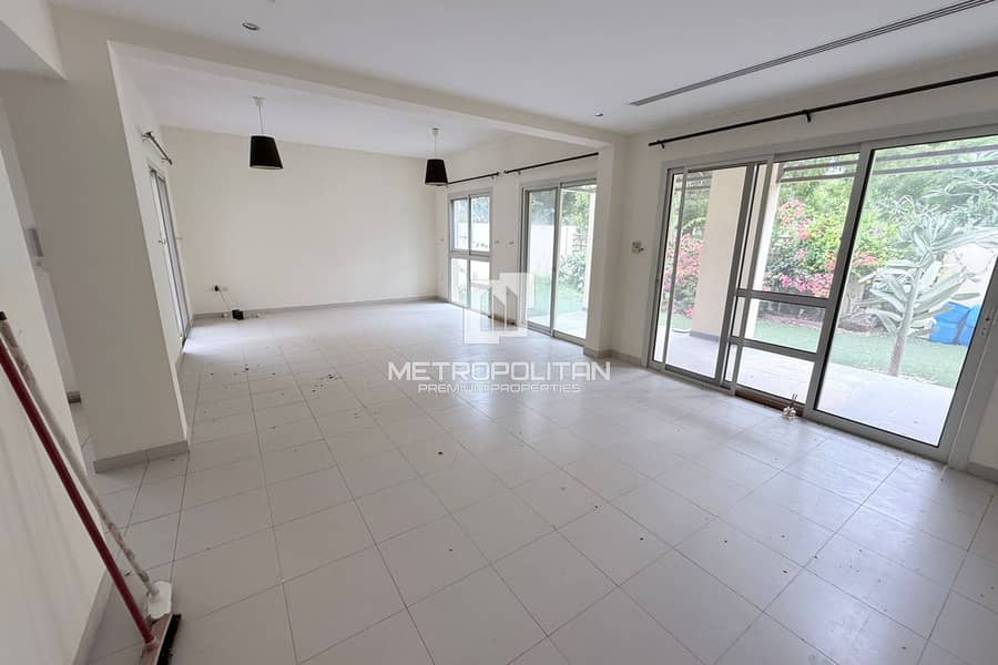 Luxury 3BR+Maid | Vacant | Ready to Move Luxury 3BR+Maid | Vacant | Ready to Move