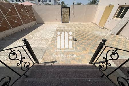 5 habitaciones Villa para en Alquiler en Between Two Bridges (Bain Al Jessrain), Abu Dhabi - 14. jpg