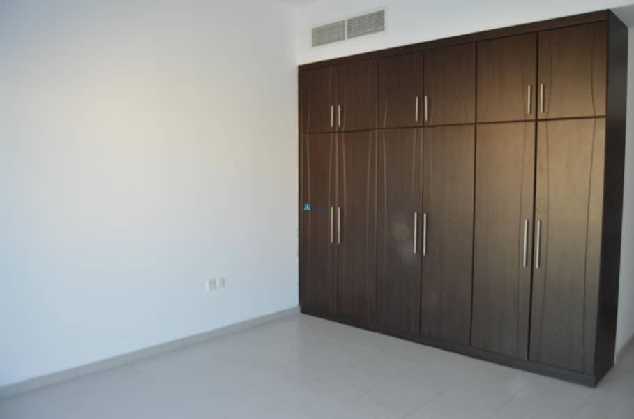 Well Finished 1Bed Room Apt with Maid At Burjuman