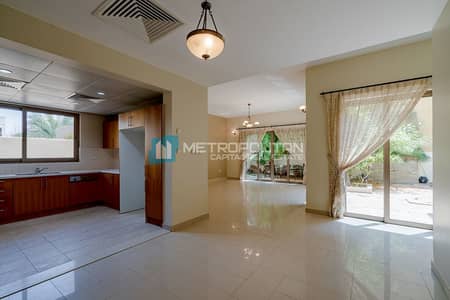4 Bedroom Townhouse for Sale in Al Raha Gardens, Abu Dhabi - Terrace with Garden | Single Row | Vacant Soon 4 Bedroom Townhouse for Sale in Al Raha Gardens, Abu Dhabi - Terrace with Garden | Single Row | Vacant Soon