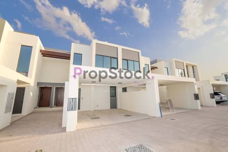 3 Slaapkamers Townhouse te Huur in Town Square, Dubai - Rijwoning in Town Square,Shams Townhouses, 3 slaapkamers, 165000 AED - 15568108 3 Slaapkamers Townhouse te Huur in Town Square, Dubai - Rijwoning in Town Square,Shams Townhouses, 3 slaapkamers, 165000 AED - 15568108