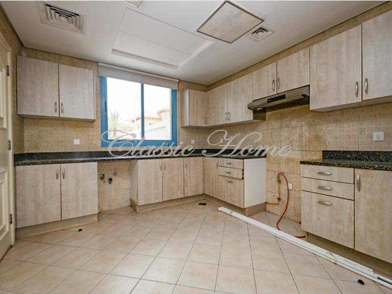 4 Kitchen 2. jpg