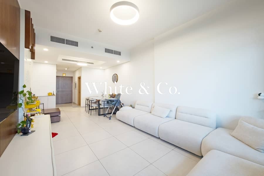 Vacant | Spacious unit | Motivated seller Vacant | Spacious unit | Motivated seller