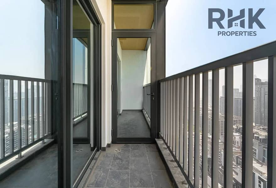 15 Wraparound balcony overlooking Sobha Hartland community, Dubai apartment for sale