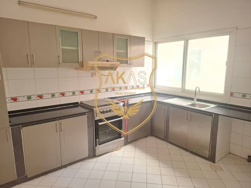 CLOSE TO METRO STATION,BIG SIZE 2BHK+2 FUL BATHROOM,SEPERATE CLOSE HALL WITH DOOR.