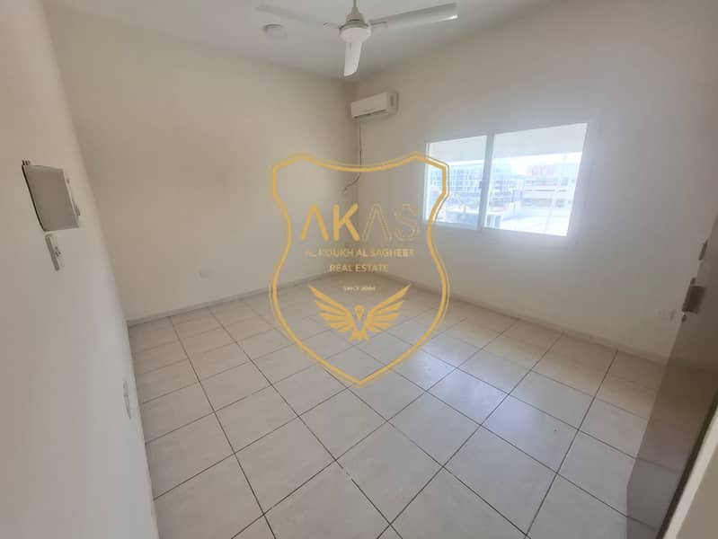 CLOSE TO METRO STATION,BIG SIZE 2BHK+2 FUL BATHROOM,SEPERATE CLOSE HALL WITH DOOR.