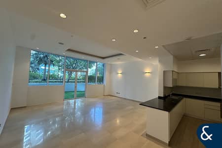 1 Bedroom Apartment for Sale in Palm Jumeirah, Dubai - Huge Layout | Vacant on Transfer | 1 Bedroom