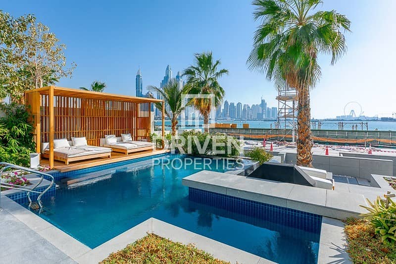 Upgraded Luxurious Villa | Beachfront Living