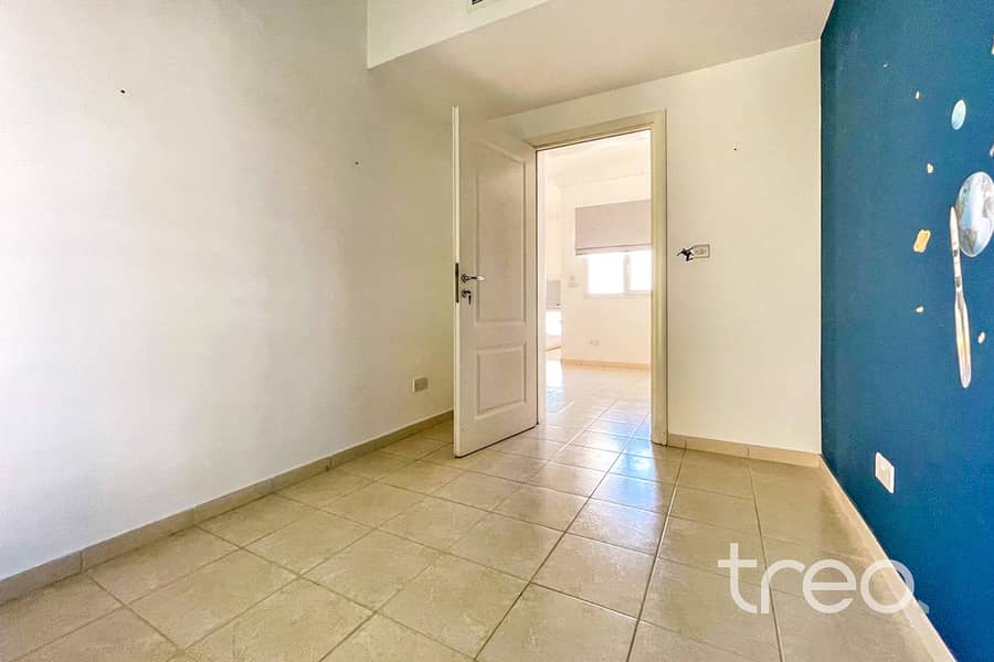 10 Meadows 1-Street-9-Villa-23- 14 - 5. jpg