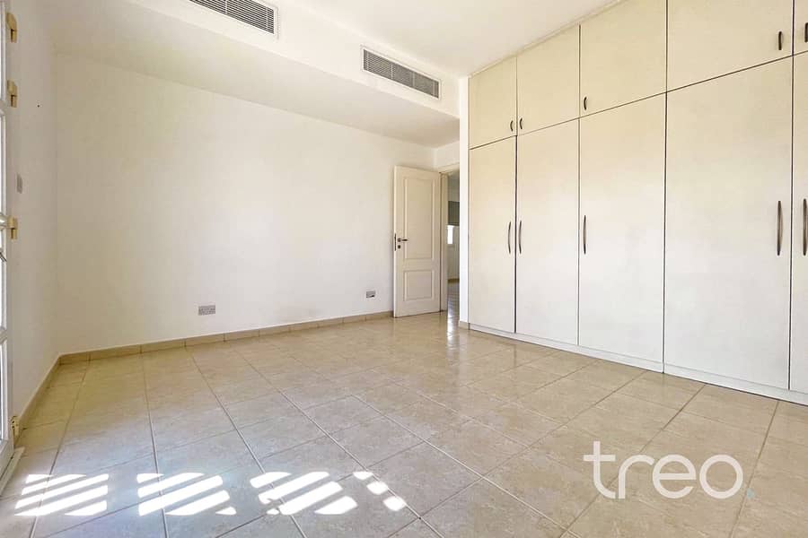 12 Meadows 1-Street-9-Villa-23- 14 - 7. jpg