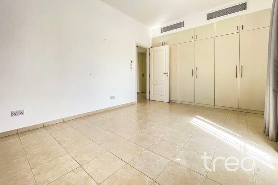 13 Meadows 1-Street-9-Villa-23- 14 - 8. jpg