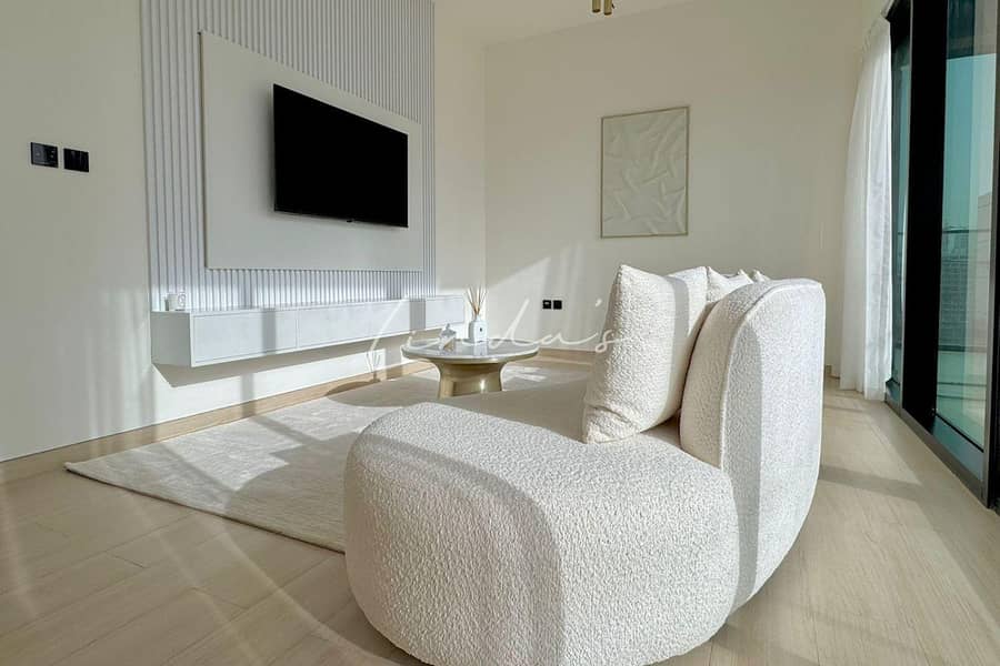 2 images image img