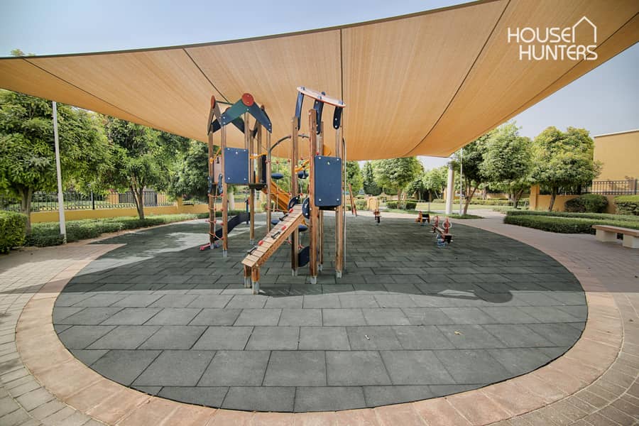 Backing Amenities | Lovely Plot | 3 Beds + Study Backing Amenities | Lovely Plot | 3 Beds + Study