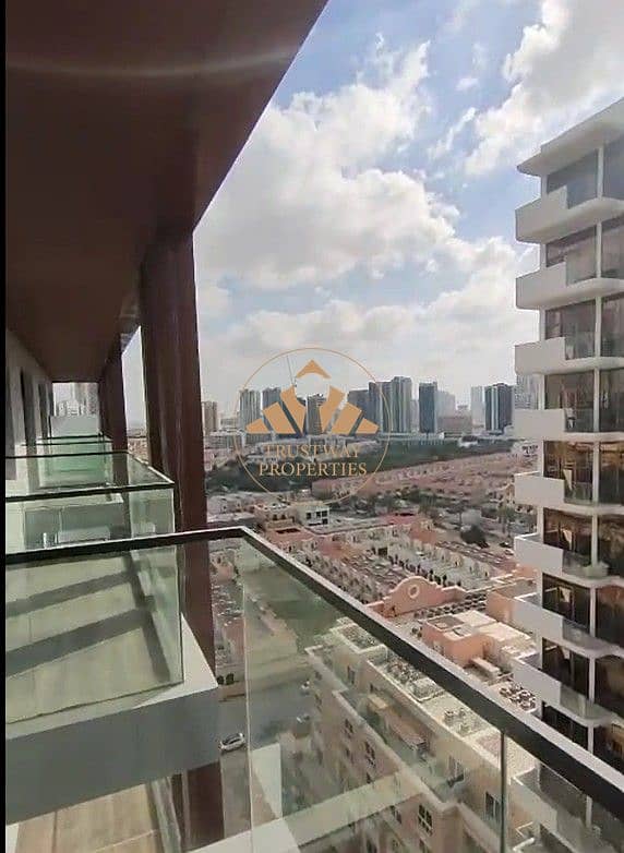 2 balcony1. jpg