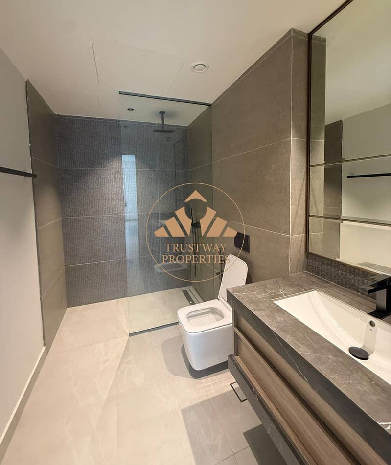 13 bedroom ensuite (1). jpg