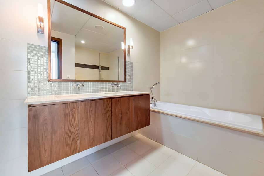 13 6_Main%20Ensuite-0. jpg