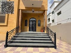 فيلا فاخرة للإيجار في منطقة المويهات 3، تضم 5 غرف نوم رئيسية (ماستر).