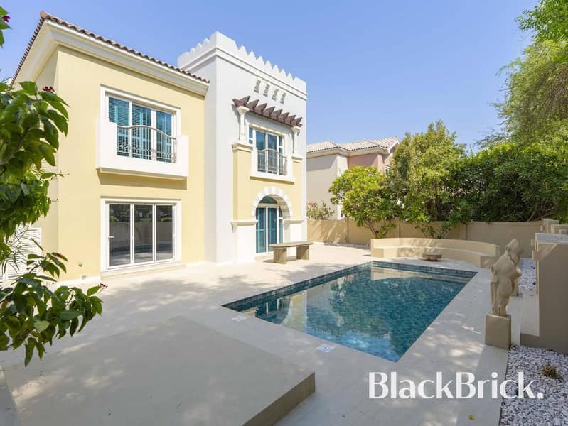 Stunning upgraded family home Exclusive Community Stunning upgraded family home Exclusive Community