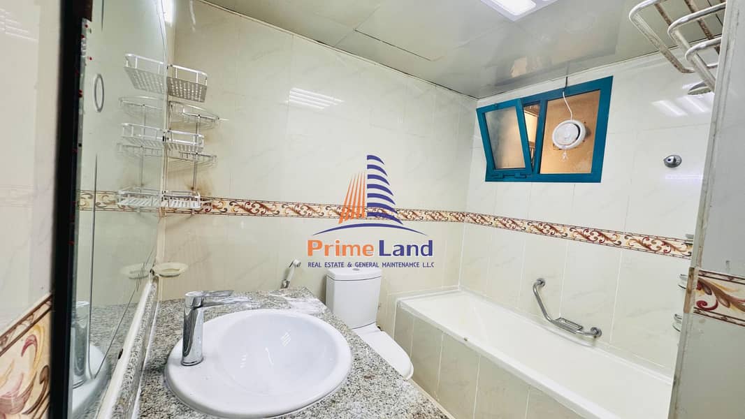 6 Bathroom 1 Flat . png