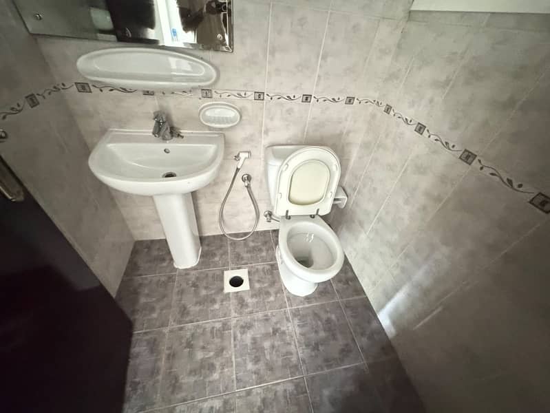 17 10e51aaf-f28e-4434-ba46-4988f5f0ce0a. jpg