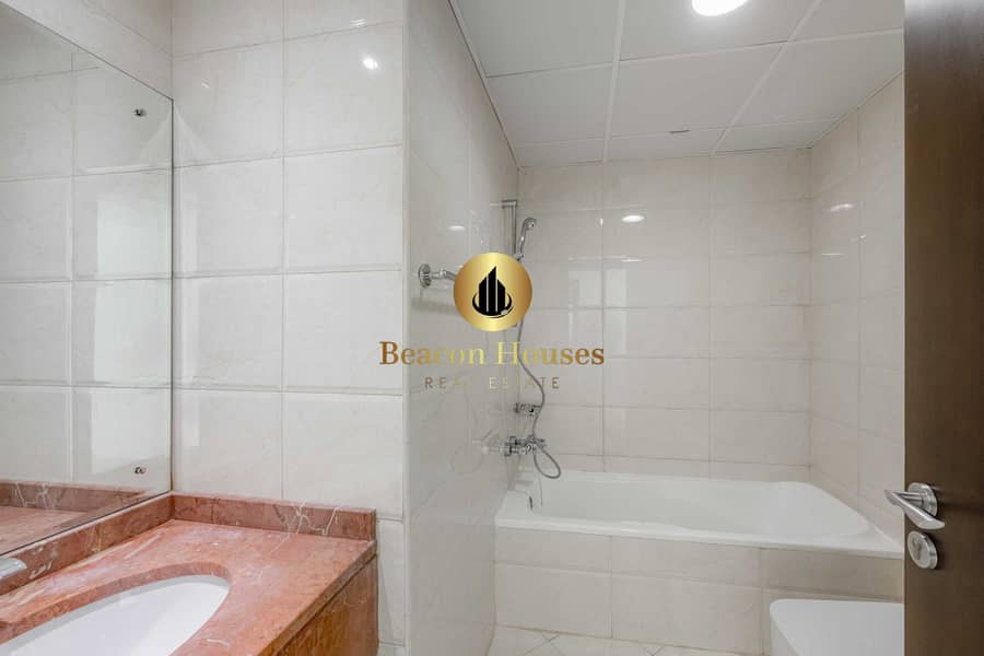 9 Master Bathroom. jpg