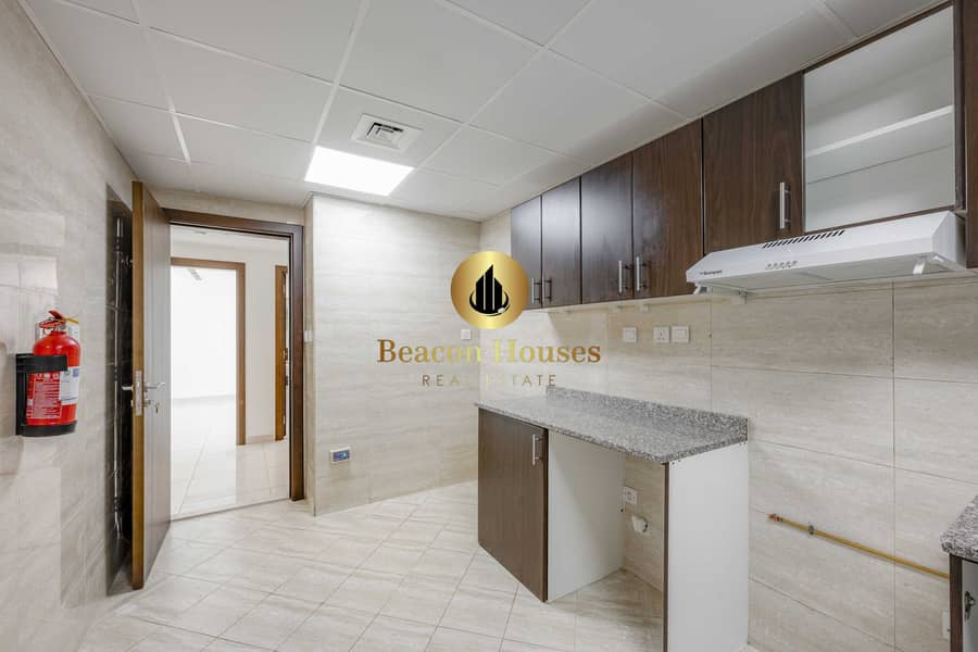 25 Kitchen1. jpg