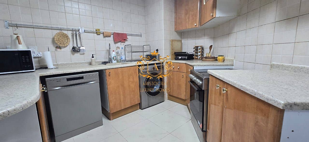7 Kitchen 02. jpeg