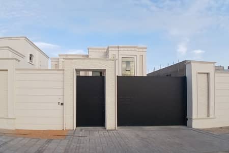 5 Schlafzimmer Villa zum zur Miete in Madinat Al Riyad, Abu Dhabi - Kadar 5BR Commercial. jpg