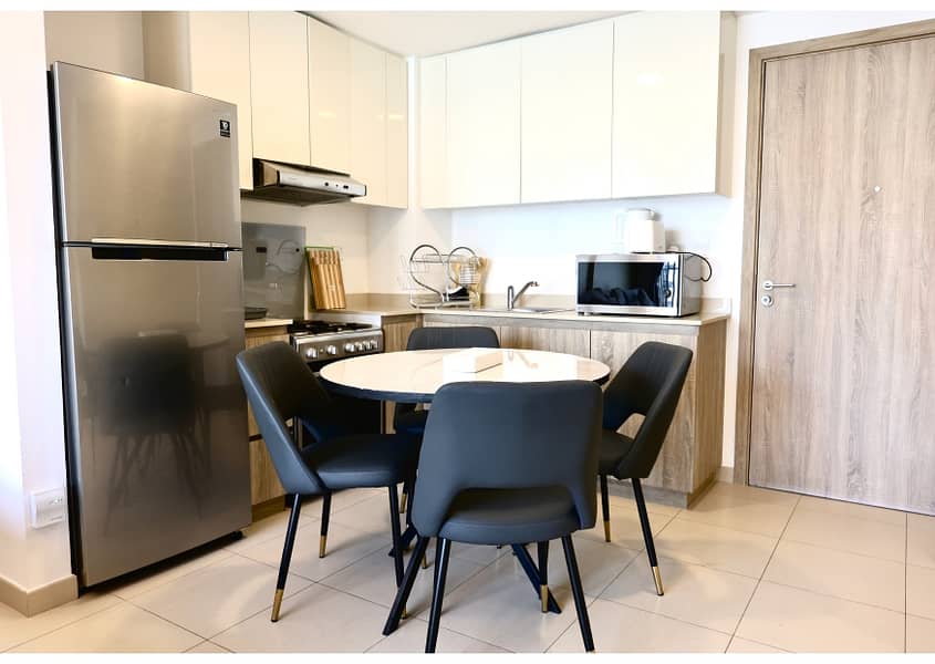 4 Una photos fo_page-0002. jpg