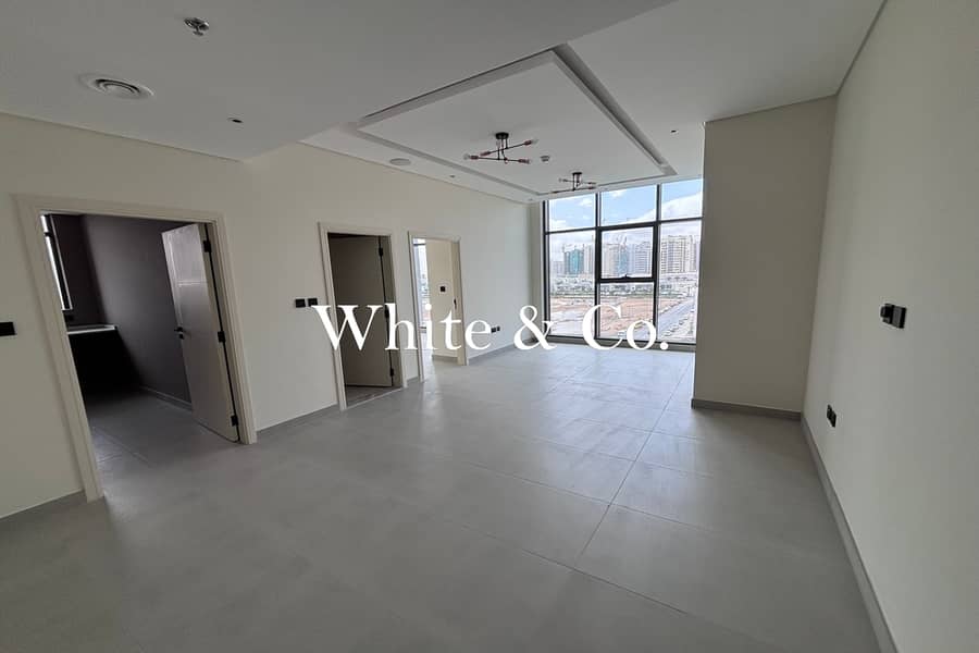 NEXT TO METRO| APPLIANCES | CLOSED KITCHEN