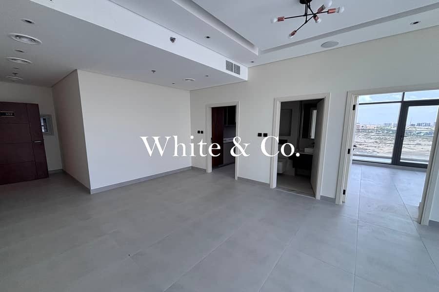 NEXT TO METRO| APPLIANCES | CLOSED KITCHEN