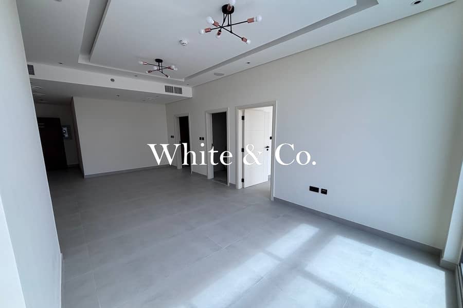 NEXT TO METRO| APPLIANCES | CLOSED KITCHEN